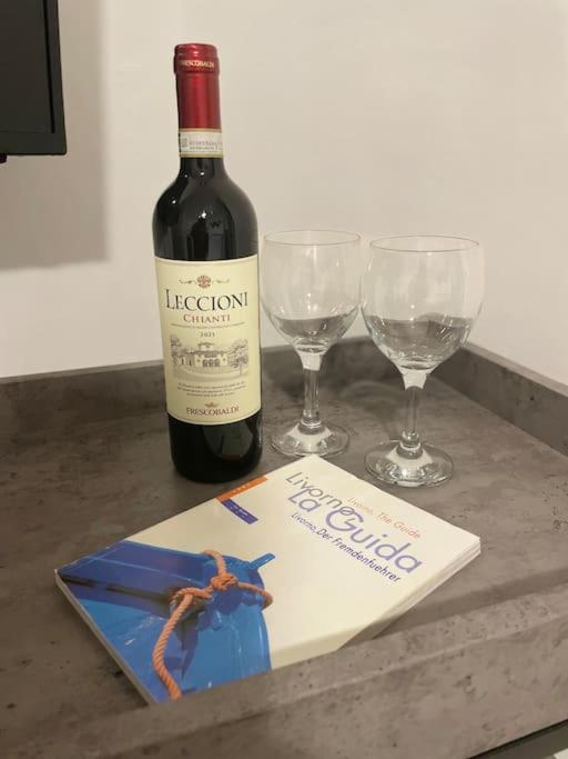 La Venezia'S Studio Flat 리보르노 외부 사진