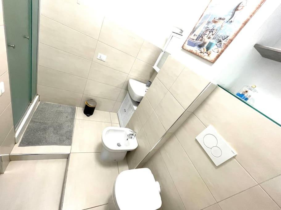 La Venezia'S Studio Flat 리보르노 외부 사진