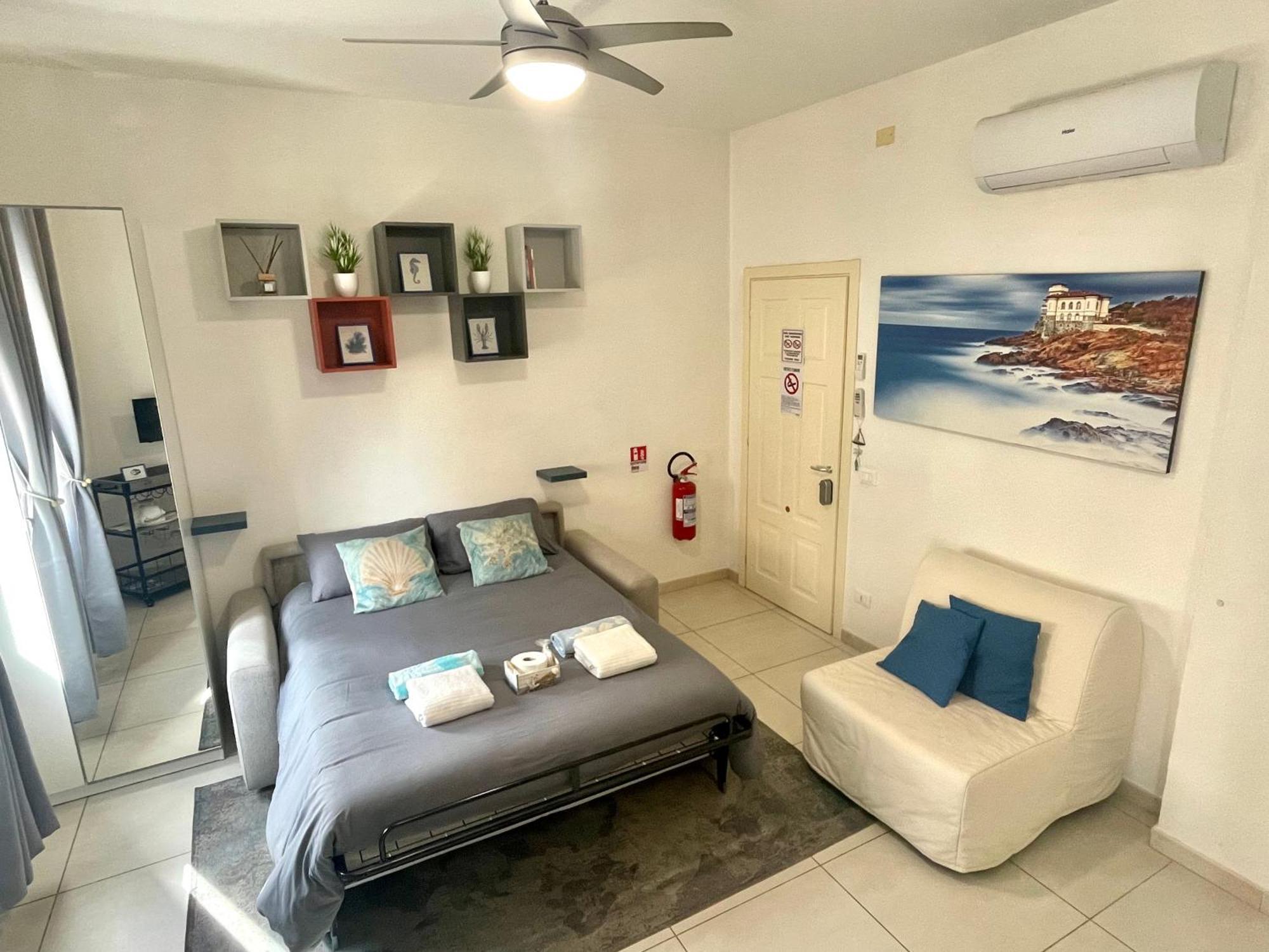 La Venezia'S Studio Flat 리보르노 외부 사진